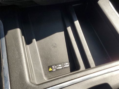 Certified 2022 GMC Sierra 2500 AT4 w/ AT4 Preferred Package image 38