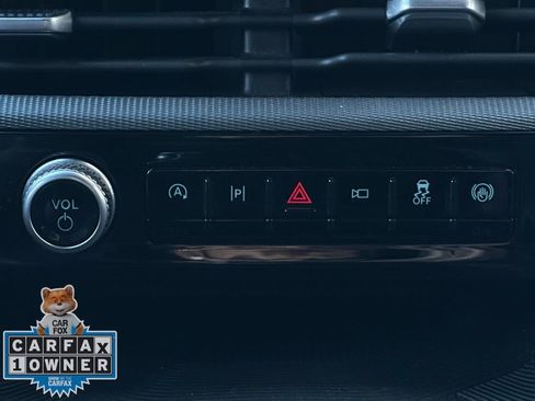 Used 2025 Ford Explorer ST-Line w/ ST-Line Street Pack image 17