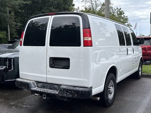 Used 2018 Chevrolet Express 2500 w/ Driver Convenience Package RWD image 6