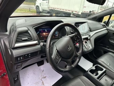 Used 2023 Honda Odyssey Sport image 12
