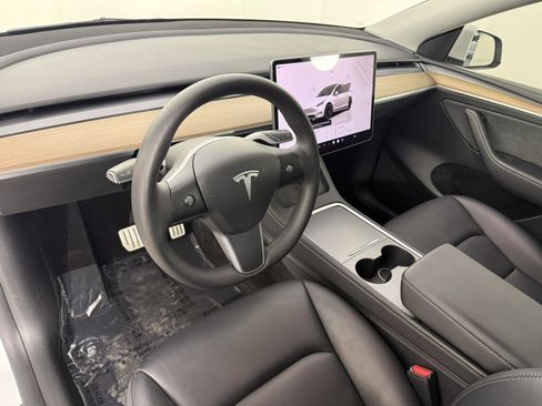 Used 2023 Tesla Model Y Performance image 15