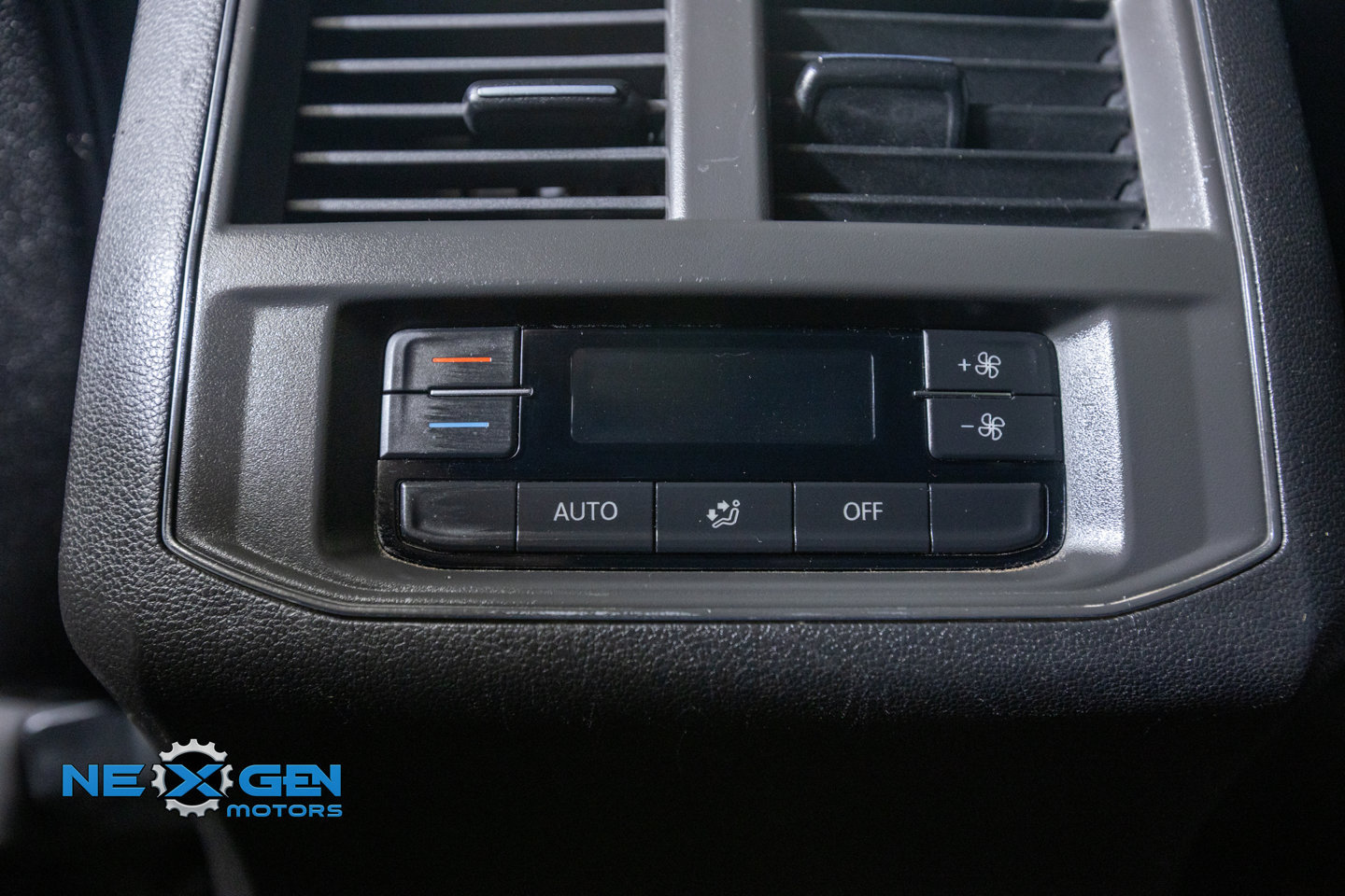 Used 2019 Volkswagen Atlas SE w/ Towing Package AWD/4WD image 31