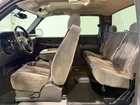 Used 2006 Chevrolet Silverado 2500 LT AWD/4WD image 16