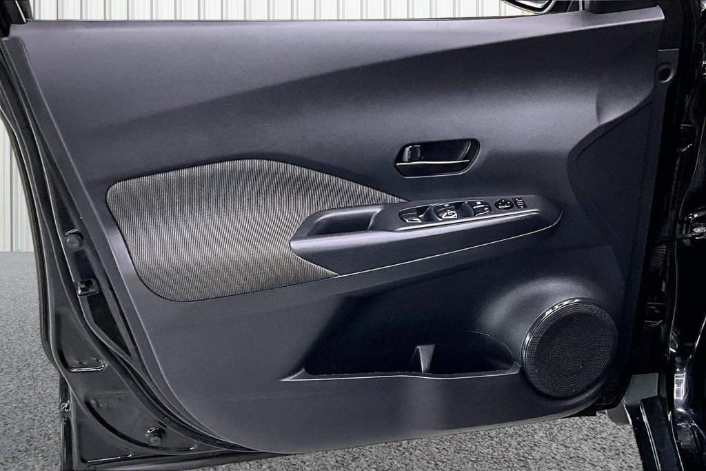 Used 2019 Nissan Kicks S FWD image 18
