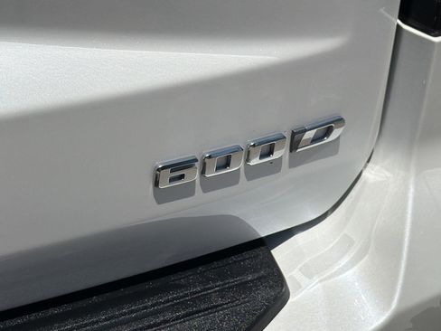 Certified 2023 Cadillac Escalade ESV Premium Luxury AWD/4WD image 32