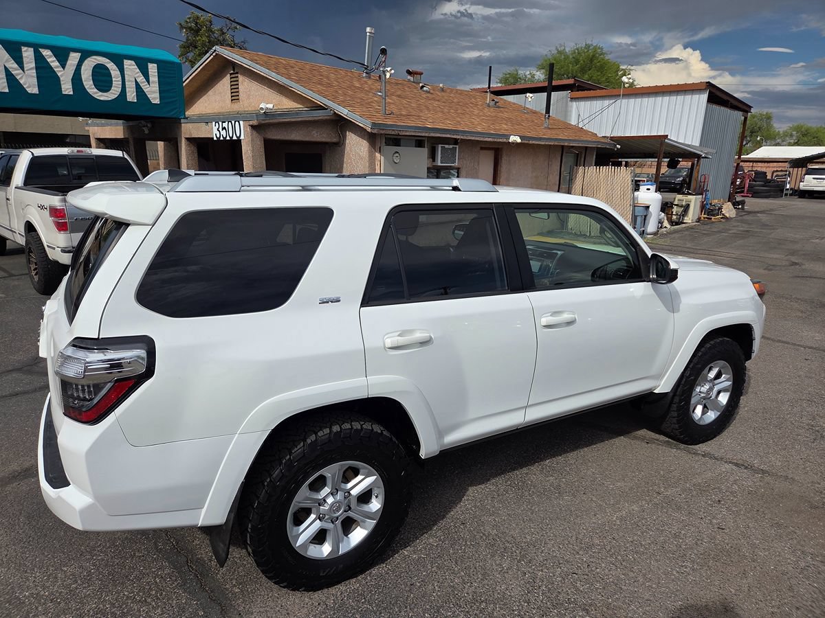 Used 2018 Toyota 4Runner SR5 AWD/4WD image 6