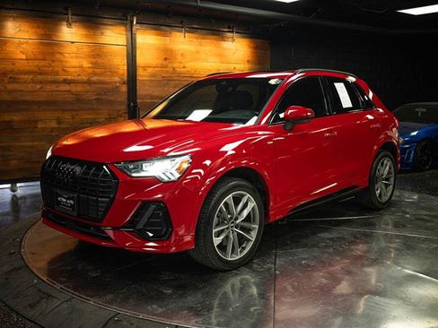 Used 2022 Audi Q3 2.0T Premium Plus w/ Premium Plus Package AWD/4WD image 2
