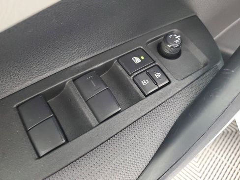 Used 2022 Toyota Corolla LE image 27