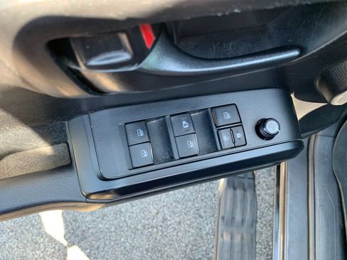 Used 2022 Toyota Tacoma SR AWD/4WD image 13
