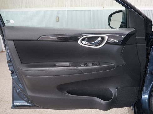 Used 2017 Nissan Sentra SV FWD image 25
