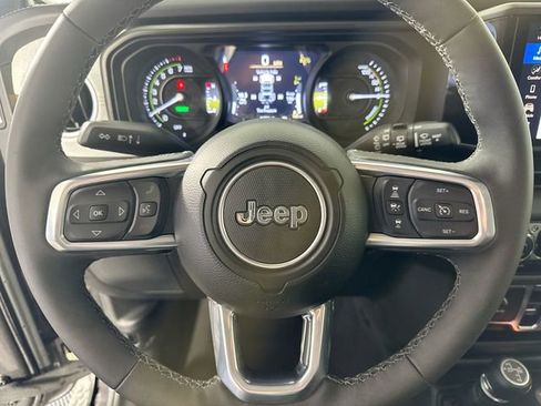 Used 2025 Jeep Wrangler Sahara 4xe image 20