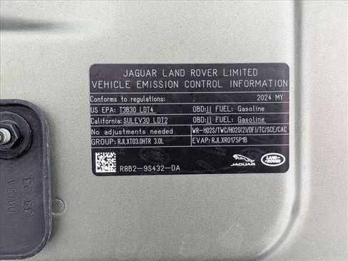 Used 2024 Land Rover Defender 130 S image 29