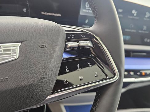 New 2026 Cadillac Optiq Luxury 1 image 36