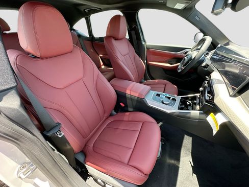 Used 2025 BMW i4 eDrive40 w/ Parking Assistance Package RWD image 22