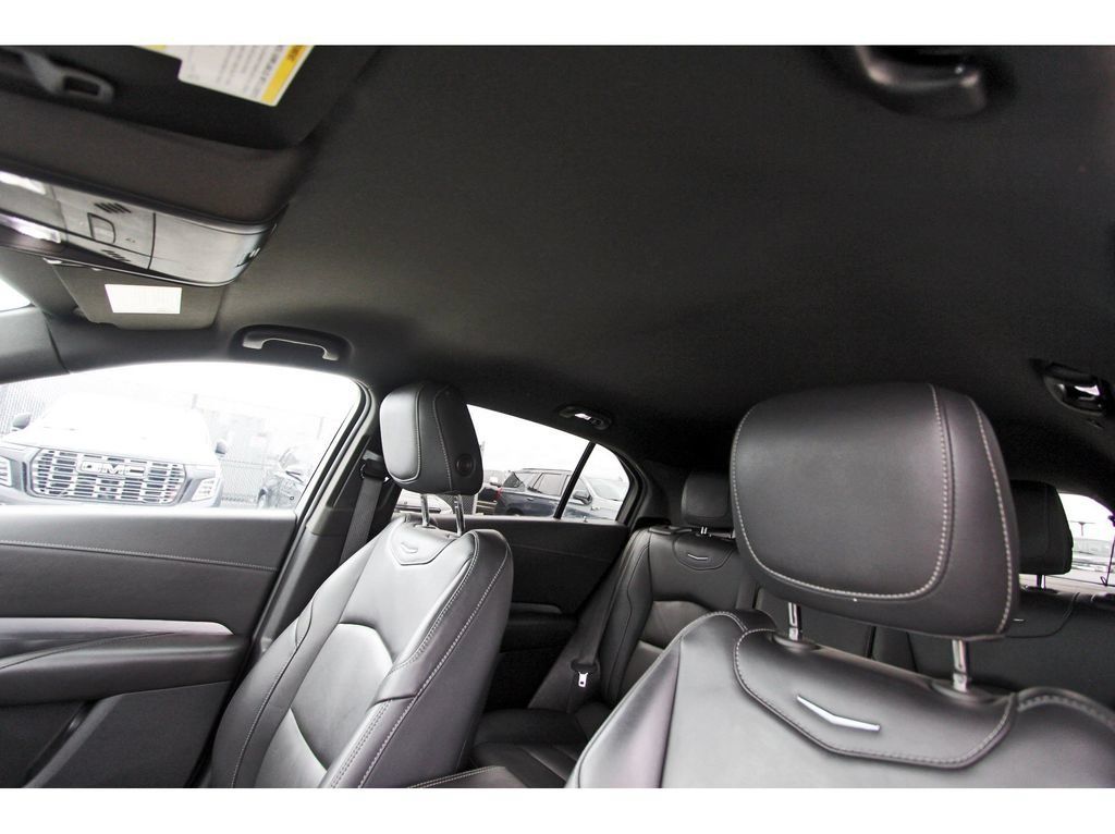 Certified 2025 Cadillac XT4 Premium Luxury FWD image 28