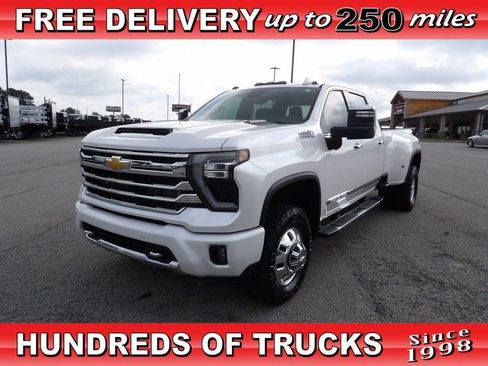 Used 2024 Chevrolet Silverado 3500 High Country w/ High Country Premium Package AWD/4WD image 1