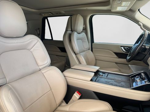 Used 2019 Lincoln Navigator L Reserve w/ Cargo Package AWD/4WD image 16