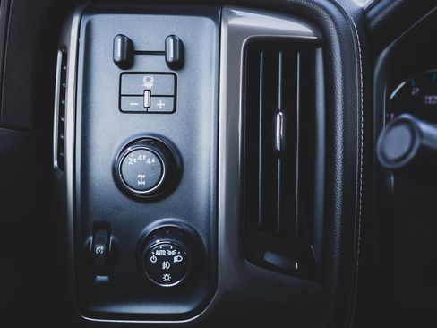 Used 2018 Chevrolet Silverado 2500 High Country w/ Duramax Plus Package image 12