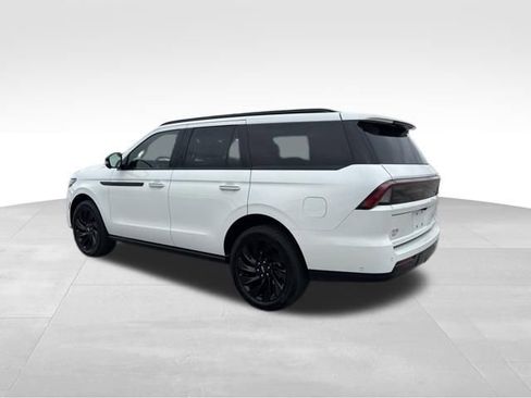 Used 2025 Lincoln Navigator Reserve w/ Jet Appearance Package image 5