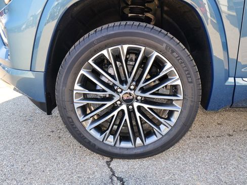 New 2026 GMC Terrain Denali w/ LPO, Floor Liner Package image 38