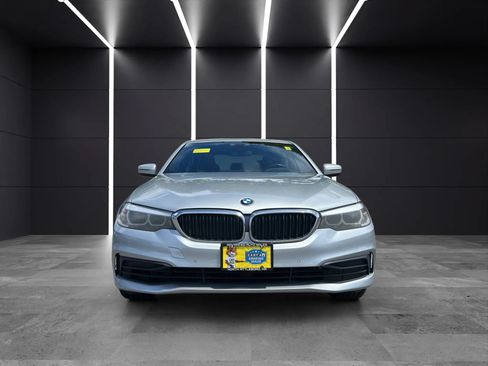 Used 2019 BMW 530e xDrive w/ Convenience Package AWD/4WD image 2