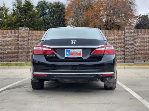 Used 2017 Honda Accord EX-L image 7