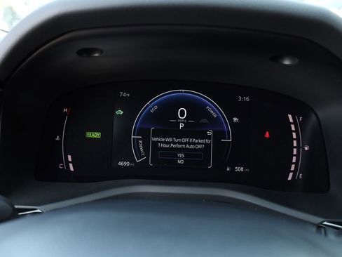 Used 2025 Toyota Camry LE image 19