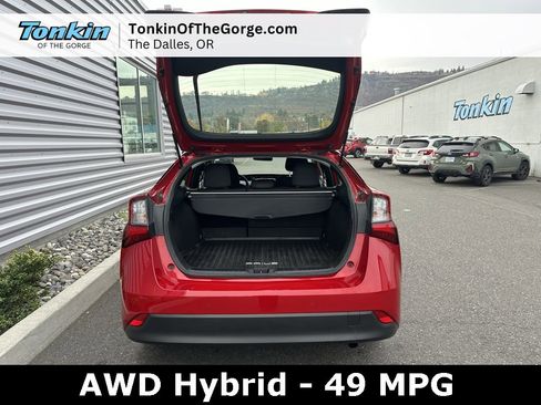 Used 2022 Toyota Prius LE image 4