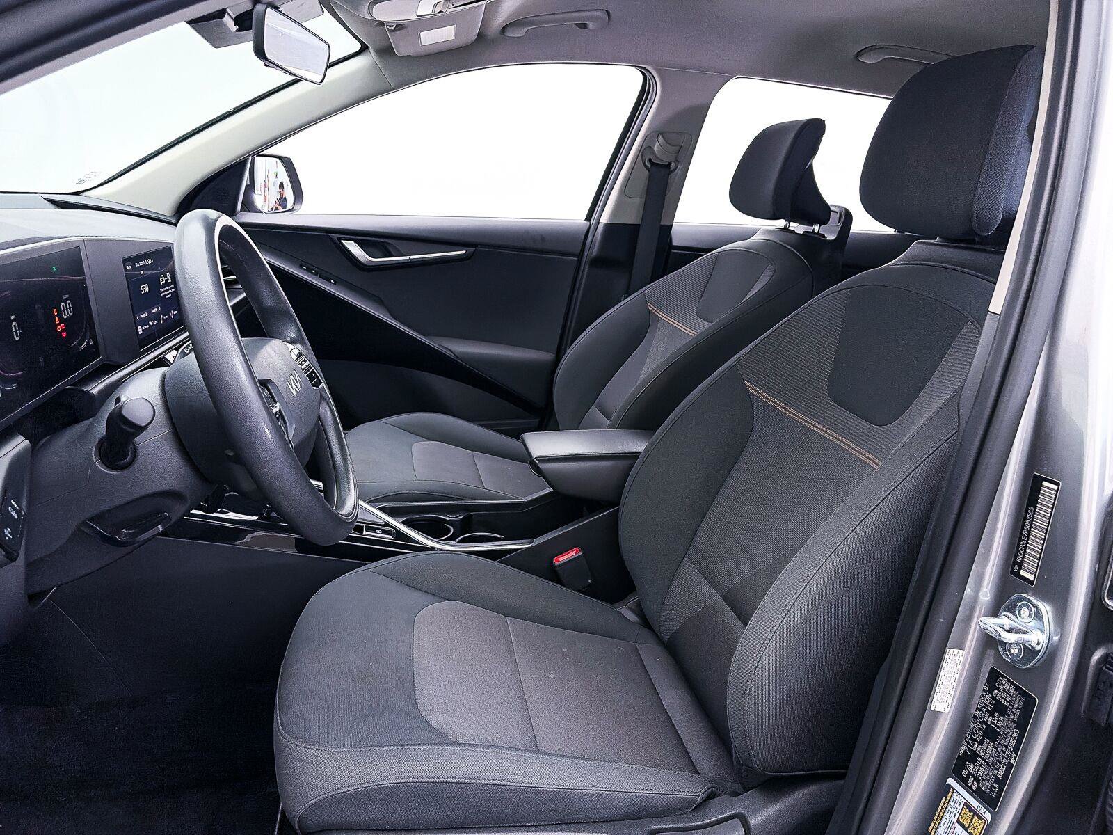 Used 2023 Kia Niro LX FWD image 17