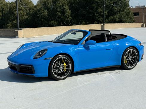 Used 2022 Porsche 911 Carrera w/ Premium Package RWD image 1