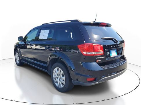 Used 2019 Dodge Journey SE w/ Connectivity Group FWD image 4