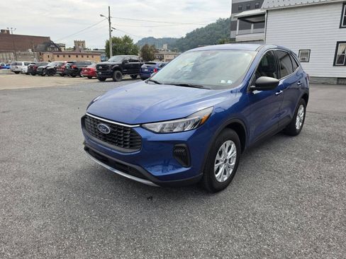 Used 2023 Ford Escape Active w/ Tech Pack #1 AWD/4WD image 4