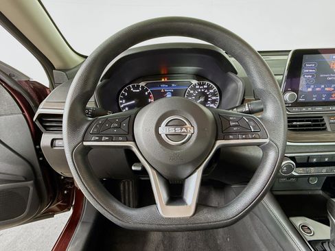 Used 2023 Nissan Altima 2.5 SV image 11