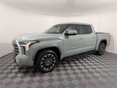 Used 2024 Toyota Tundra Limited w/ Power Package RWD image 2