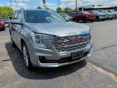 Used 2023 GMC Terrain Denali AWD/4WD image 4