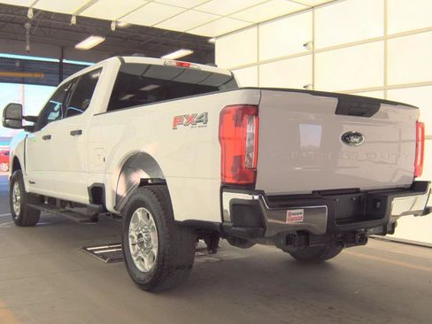 Used 2025 Ford F250 XLT w/ FX4 Off-Road Package image 3