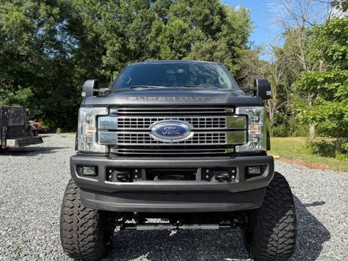 Used 2017 Ford F250 Lariat w/ Lariat Value Package AWD/4WD image 10