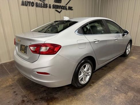 Used 2018 Chevrolet Cruze LT image 8