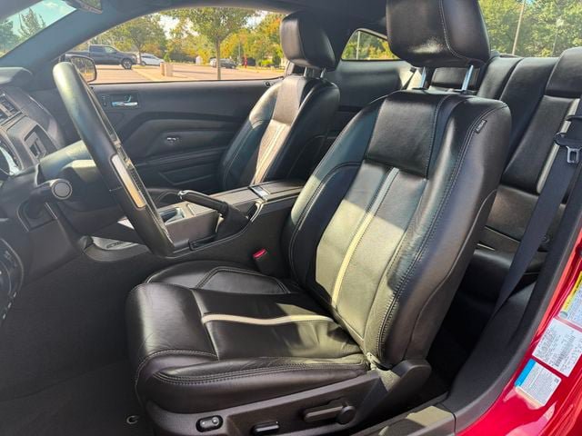 Used 2010 Ford Mustang GT Premium RWD image 9
