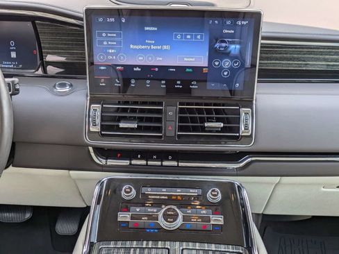 Certified 2024 Lincoln Navigator L Black Label AWD/4WD image 22
