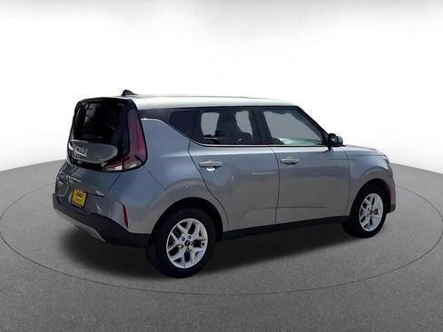 Used 2025 Kia Soul LX w/ LX Technology Package FWD image 14