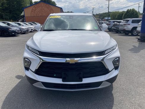 Used 2023 Chevrolet Blazer LT image 2