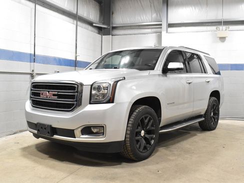 Used 2017 GMC Yukon SLT image 2