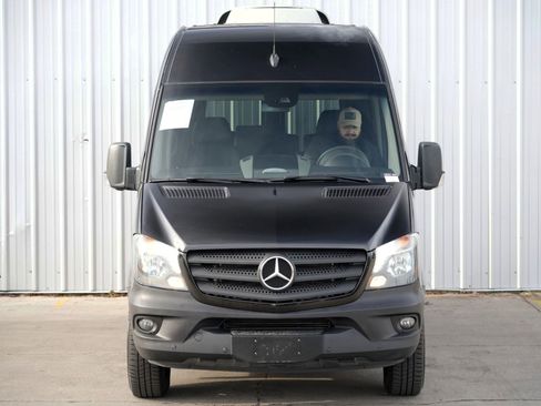 Used 2018 Mercedes-Benz Sprinter 2500 image 35