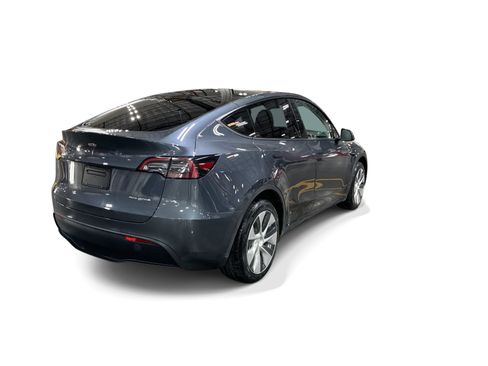 Certified 2023 Tesla Model Y Long Range AWD/4WD image 6