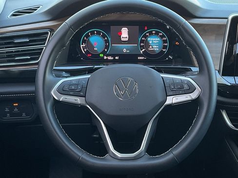 Used 2025 Volkswagen Atlas SE image 22