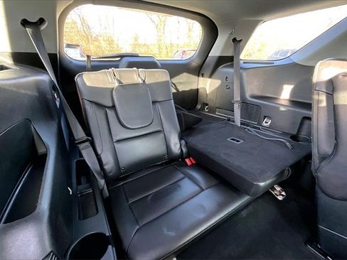 Used 2024 Ford Explorer XLT w/ Equipment Group 202A image 28