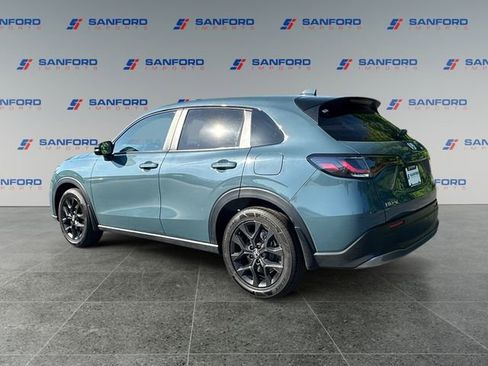 Used 2025 Honda HR-V Sport image 3