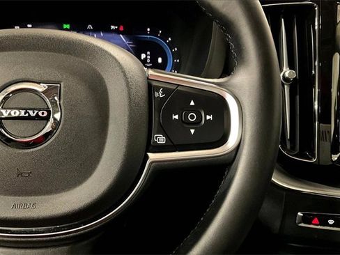 Certified 2024 Volvo XC60 B5 Core image 19