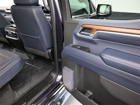 Used 2022 Chevrolet Silverado 1500 High Country w/ High Country Premium Package image 19